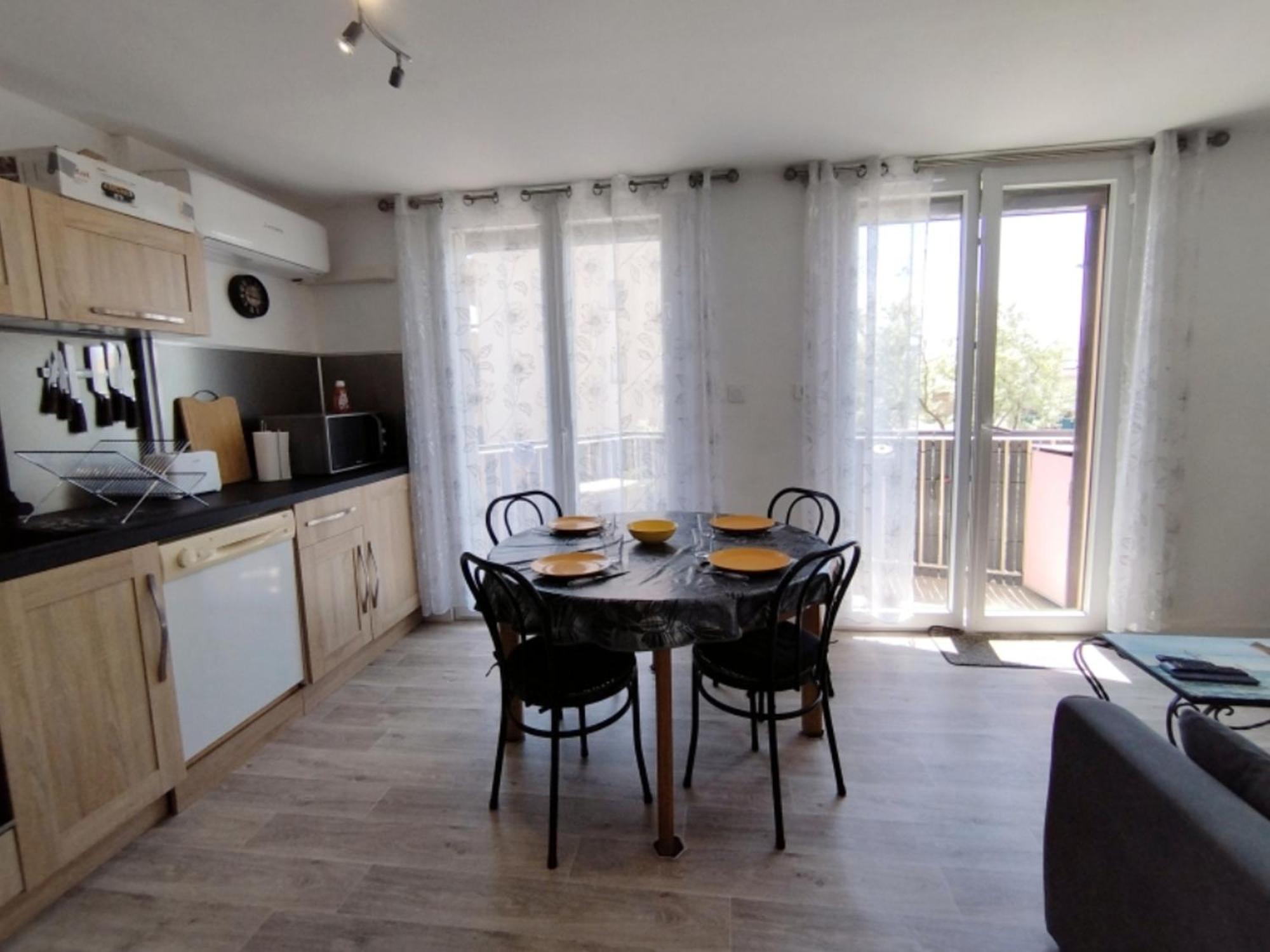 T3 Avec Climatisation Et Parking, Proche Plage, 4 Pers, Narbonne-plage - Fr-1-795-65 Apartment *